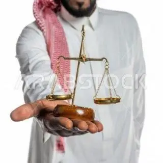 محامٍ ومستشار قانوني – عقودك نكتبها بقوة القانون